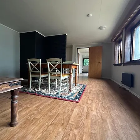 Leilighet Naert Sentrum Apartment